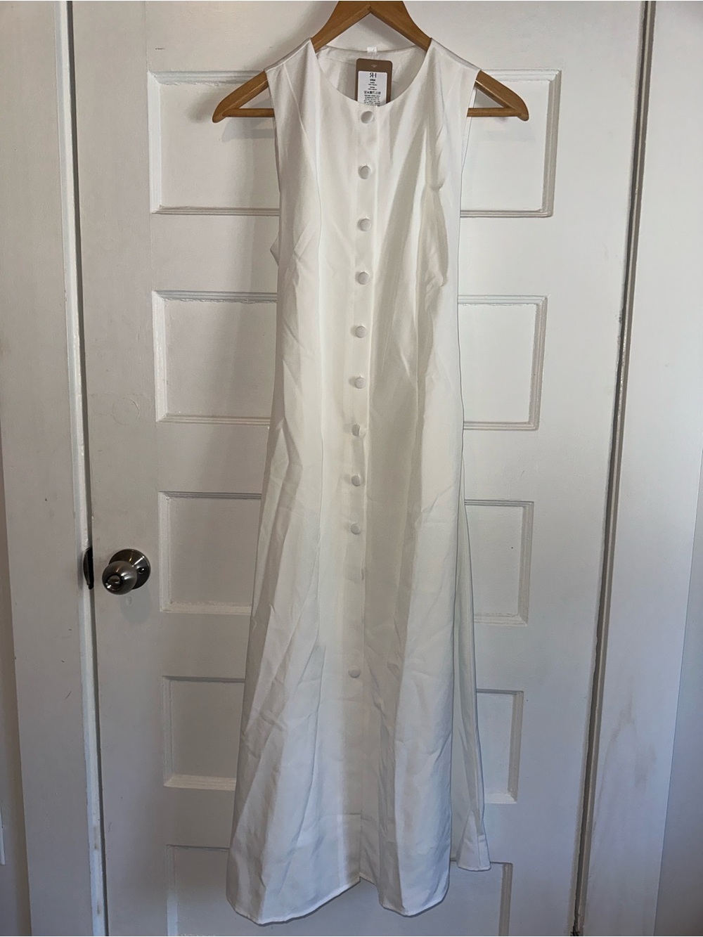 RIHOAS White Sleeveless Button-Front Midi Dress